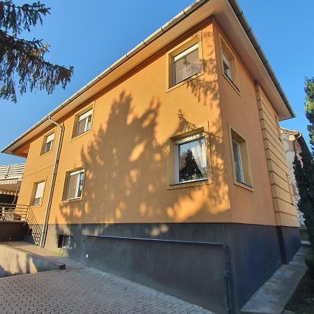 Adel Apartman 미슈콜츠 외부 사진