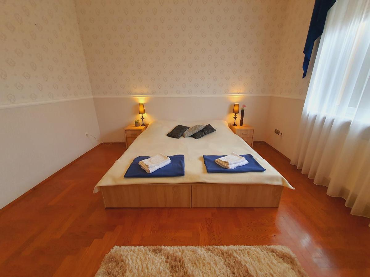 Adel Apartman 미슈콜츠 외부 사진