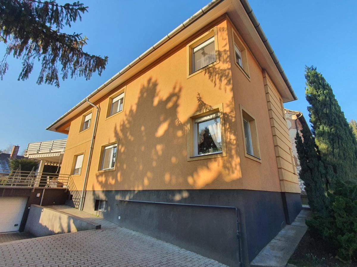 Adel Apartman 미슈콜츠 외부 사진